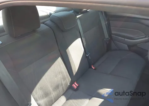 2015 Ford Focus Se из США, поврежденный, VIN 1FADP3F22FL273459